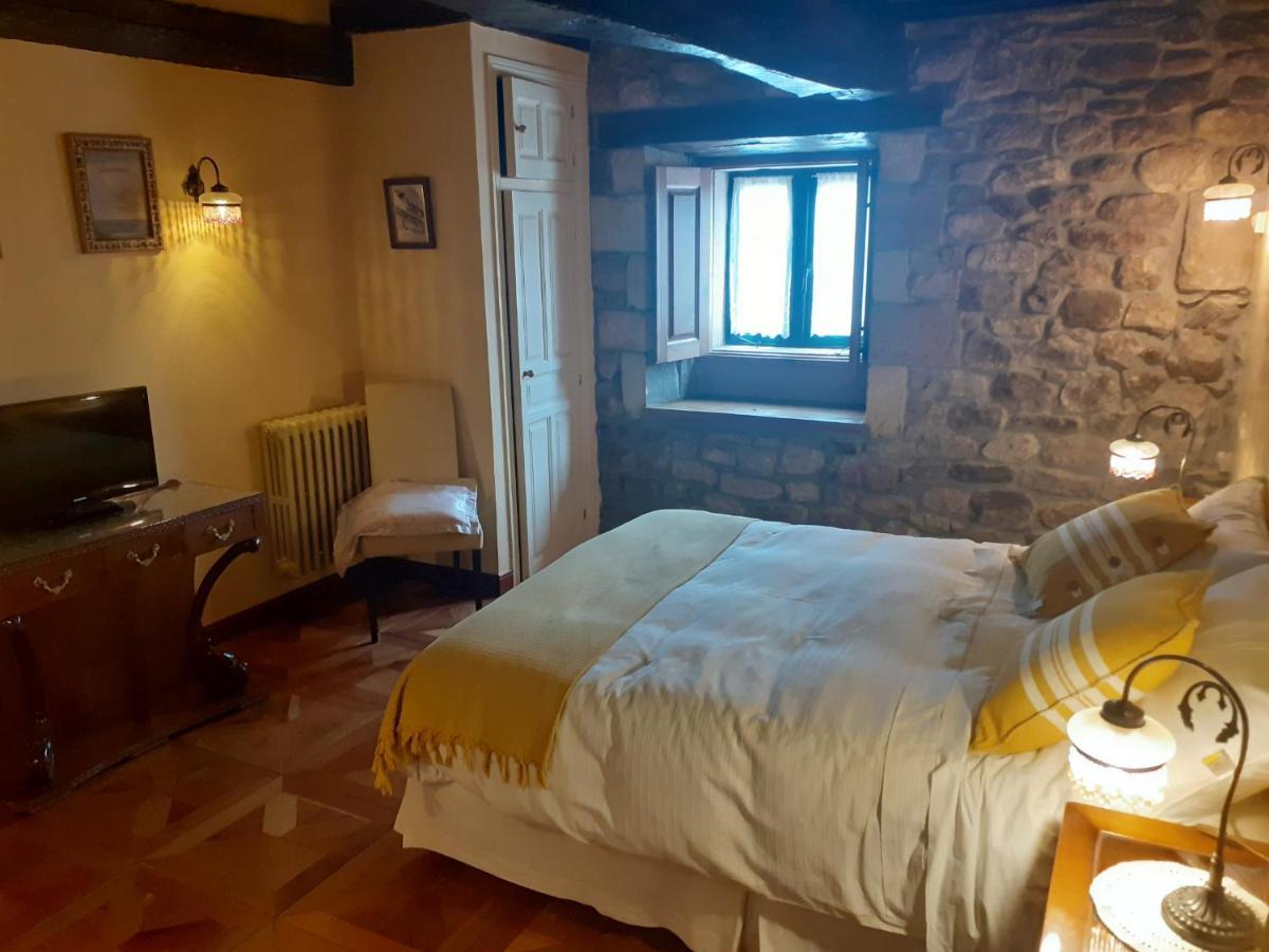 Hotel La Casona De Barrio, Alto Campoo Barrio  Exteriör bild