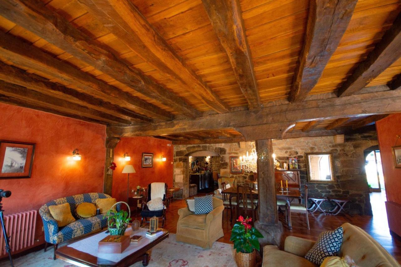 Hotel La Casona De Barrio, Alto Campoo Barrio  Exteriör bild
