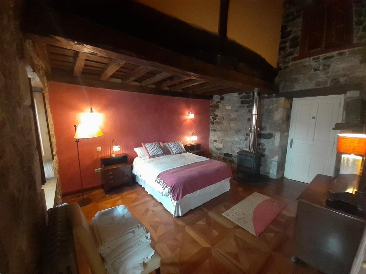 Hotel La Casona De Barrio, Alto Campoo Barrio  Exteriör bild